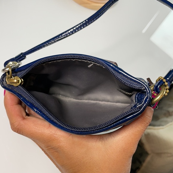 Coach Wristlet - Picture 6 of 8